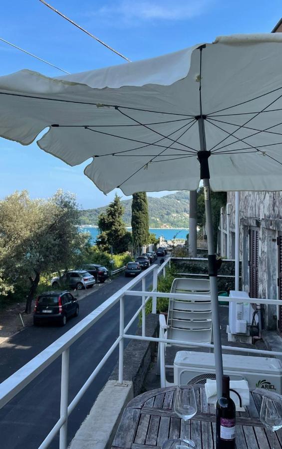 Monolocale Baia Dei Delfini Apartment ปอร์โตเวเนเร ภายนอก รูปภาพ